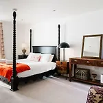 Kingfisher Way - Contemporary 5 Bedroom Central Cambridge Home